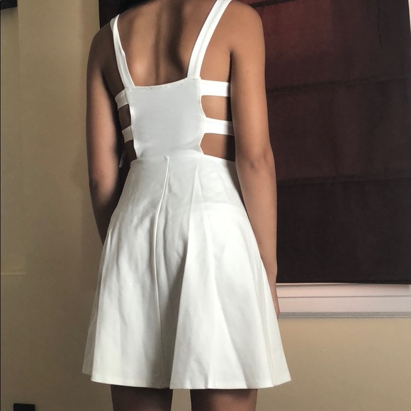 Charlotte Russe summer dress - Picture 2 of 3